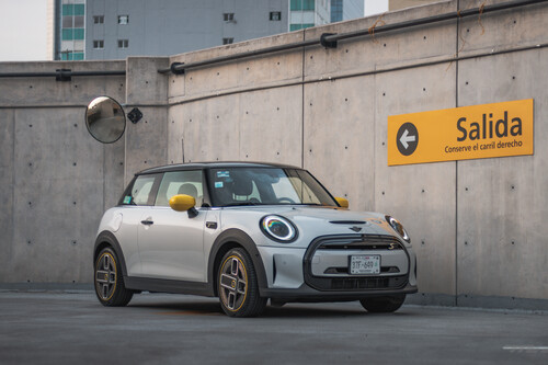 MINI Cooper SE, a prueba: todo lo que esperabas de un MINI, pero sin gastar una gota de gasolina