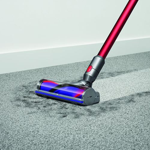 Chollazo en esta aspiradora escoba Dyson sin cable rebajada en Fnac: con buena autonomía y tres modos de potencia a un precio irresistible