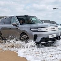 Skynomad N90, el coche eléctrico con baterías que puede flotar en el agua en caso de emergencia