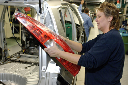 Mitsubishi se deshace de NedCar por 1 euro