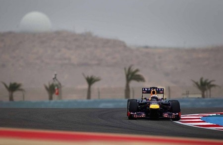 Sebastian Vettel gana en una carrera que se le puso de cara