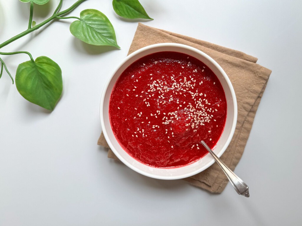 Crema fría de remolacha y sandía, una receta refrescante que se prepara en solo 10 minutos