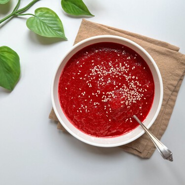Crema fría de remolacha y sandía, una receta refrescante que se prepara en solo 10 minutos 