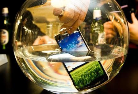La resistencia del Xperia™ Z a prueba