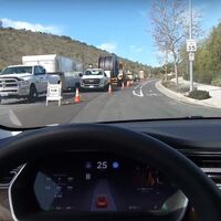 El Autopilot de Tesla más capaz, según Elon Musk, llega a las calles: promete que es "extremadamente lento y cauteloso"