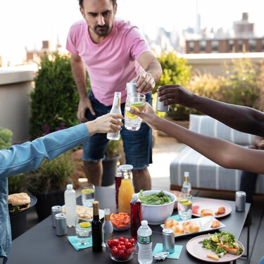 Ikea crea el carrito auxiliar moderno y funcional que convierte hasta la terraza en una cocina profesional 