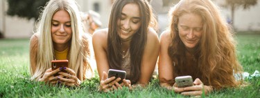 La Generación Z encontró una nueva forma de ganar dinero fácil: descargar una aplicación en sus teléfonos y vender sus datos 