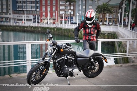 Harley-Davidson Sportster Iron 883