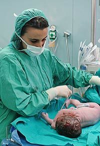Una cesárea sin motivo puede perjudicar la salud respiratoria del bebé