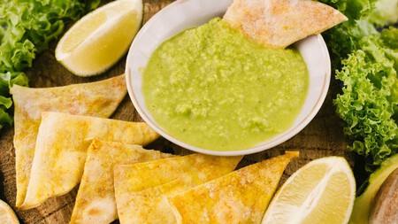Cómo preparar 3 salsas mexicanas usando chile verde que no pueden faltar en la noche del 15 de septiembre