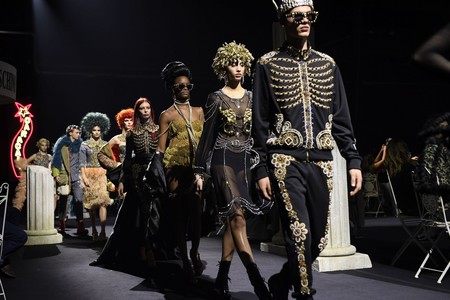 Siete looks de las colecciones de Moschino que resultaron ser un perfecto disfraz de Halloween