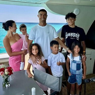 Cristiano Ronaldo (41): "Hay un momento con mi hijo que va a quedar grabado para siempre en mi memoria. Es una alegría que jamás había sentido hasta ser padre."