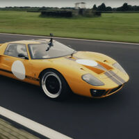 Alguien se ha fabricado un Ford GT40 pieza a pieza en su garaje. Ha necesitado más de cuatro años y 4.000 horas de trabajo