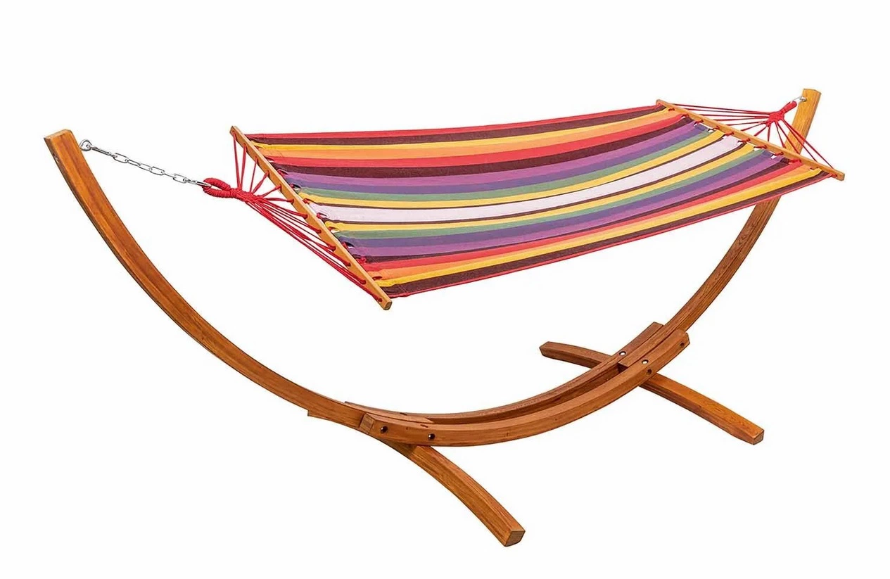 Hamaca con estructura de madera