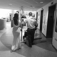 Unos padres celebran su boda en el hospital donde permanece ingresado su hijo con cáncer