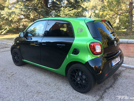 Smart Forfour EQ trasera verde y negro