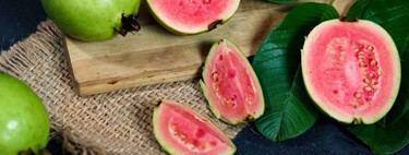 No los tires: 3 formas sencillas de aprovechar las semillas de guayaba (desde un árbol hasta té)