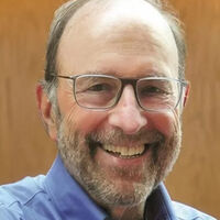 Paul Osterman, profesor del MIT sobre la Gen Z: "El deseo de conseguir un trabajo real sigue ahí", pero el 35% de los empleados ya son "desechables" 