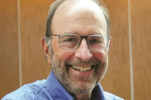 Paul Osterman, profesor del MIT sobre la Gen Z: "El deseo de conseguir un trabajo real sigue ahí", pero el 35% de los empleados ya son "desechables" 