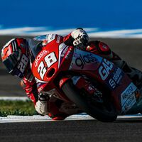 ¡Festival! Izan Guevara lidera una primera fila de Moto3 100% española en Jerez