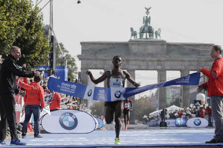 Aumentar la frecuencia de zancada para correr más rápido: el ejemplo de Bekele