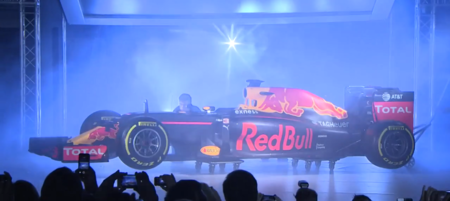 RedBull presenta la decoración para el RB12 en color mate, como su inicio de temporada
