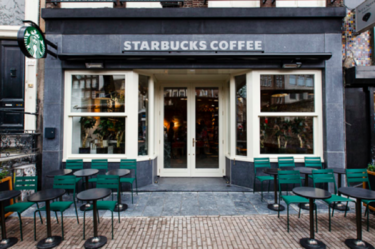 Starbucks se mimetiza con su entorno en el Mercado de las Flores de Amsterdam