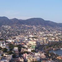 Acapulco apuesta por los taxis eléctricos, pero la CFE tiene un problema: están robando la energía para cargarlos 