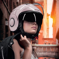 Si tienes 270 euros tienes un casco Shark Nano Crystal. Sí, con cristales de Swarovski