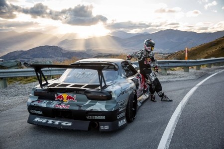 Mad Mike y Red Bull conquistan ‘The Crown’ en un video orgásmico
