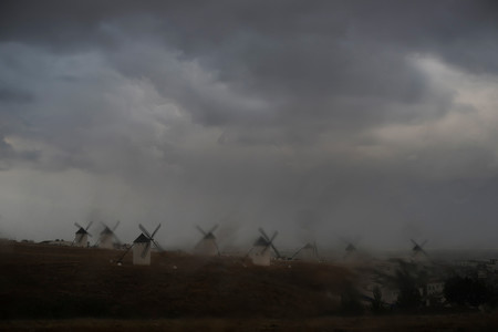 El deseo de vivir de Miguel de Cervantes visto por Navia en una exposición en Alcalá de Henares