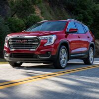 El GMC Terrain 2022 estrena facelift: más tecnología y versión AT4 para el SUV compacto de la marca