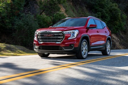 El GMC Terrain 2022 estrena facelift: más tecnología y versión AT4 para el SUV compacto de la marca