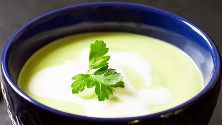 Cómo hacer crema de apio sin lácteos, una receta deliciosa y ligera, ideal para comer saludable y sin complicaciones