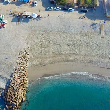 El pueblito pesquero y olvidado de Almería que irá al Grand Prix 2026: playas eternas, buen pescado y ningún turista (por ahora) 