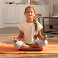 Meditación en niños y adolescentes: así beneficia a su bienestar físico y emocional