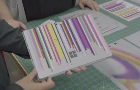 Microsoft prepara una serie de accesorios para la gama Surface con los que celebrar los 50 años del movimiento LGTBQ
