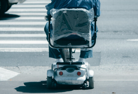 Silla de ruedas norma de tráfico DGT y multas