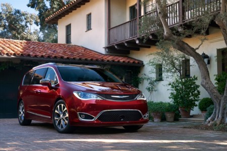 Chrysler Pacifica 2017 1
