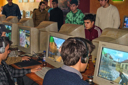 Ahora todos jugamos a Fortnite, Call of Duty y League of Legends, pero en los 90's y 2000's estos juegos gratuitos dominaban los cibercafés de Latinoamérica 