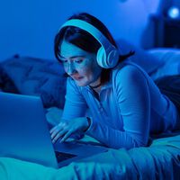 Adeus às contas secretas: redes sociais serão obrigadas a vincular perfil de menores de 16 anos ao celular dos pais graças ao ECA Digital