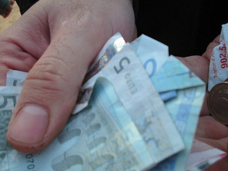 ¿Tiene la empresa que dar siempre anticipos de nómina a los trabajadores?
