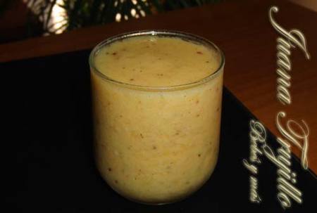 Batido de melocotón, manzana y kiwi. Receta para embarazadas