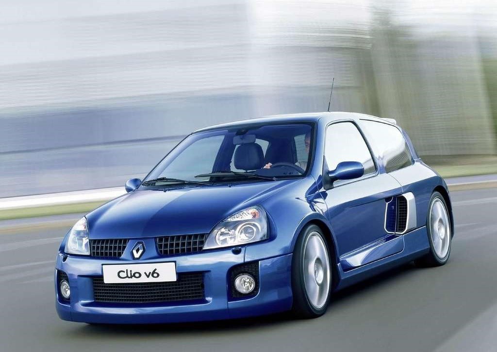 Existió un Renault Clio V6. Así de magnífica era la idea. 