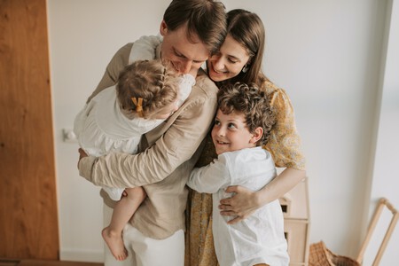 Los miedos de los padres: cómo evolucionan según la edad de los hijos y qué podemos hacer para que no interfieran en su crianza