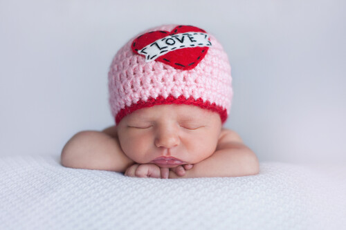65 nombres de bebé para niño y niña que significan amor o inspirados en el amor