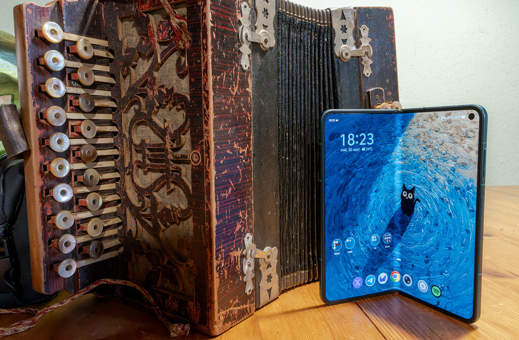 Vivo X Fold6, análisis: una batería enorme y unas cámaras excelentes hacen que plegarlo sea casi lo de menos