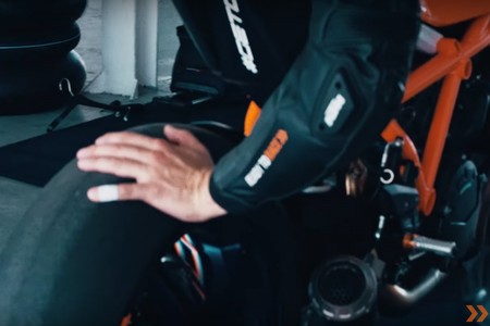 ¡Menuda bestia! Ya podemos escuchar el rugido de la nueva KTM Super Duke R en un segundo teaser