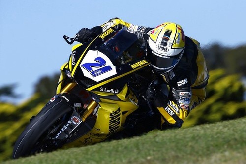 Krummenacher se lleva la victoria en Buriram con toque incluido con Mahias en los últimos metros