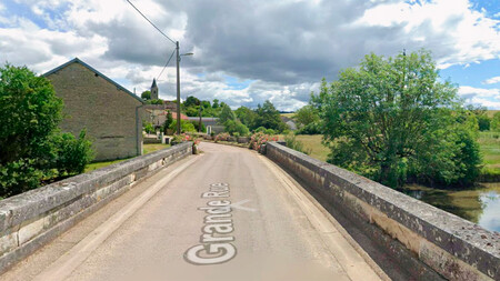 Puente de piedra de Silvarouvres